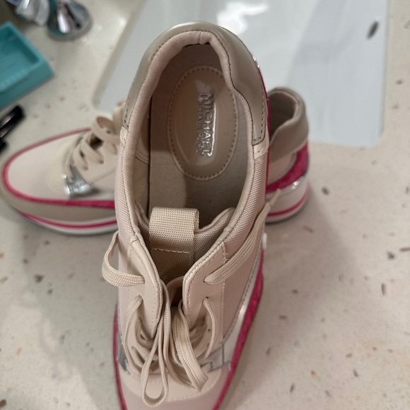 Michael Kors
Mariah low-top sneakers - Picture 3 of 7